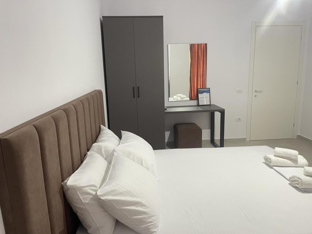 Sunrose Residences Saranda Extérieur photo