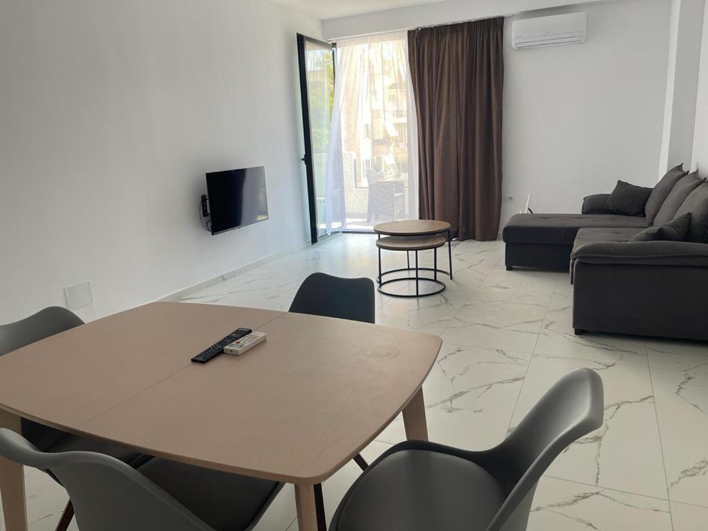Sunrose Residences Saranda Extérieur photo